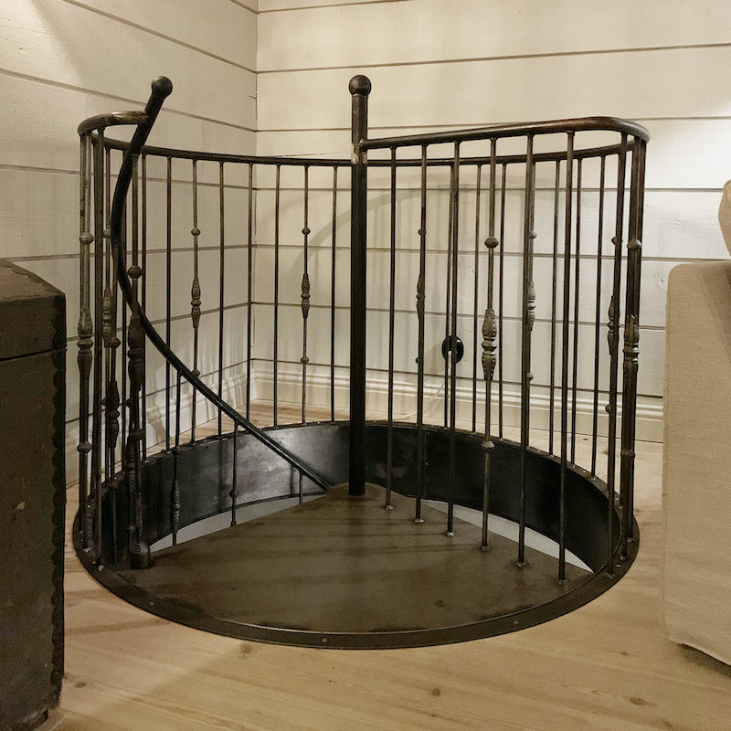 Jak dobrać średnicę schodów kręconych do pomieszczenia