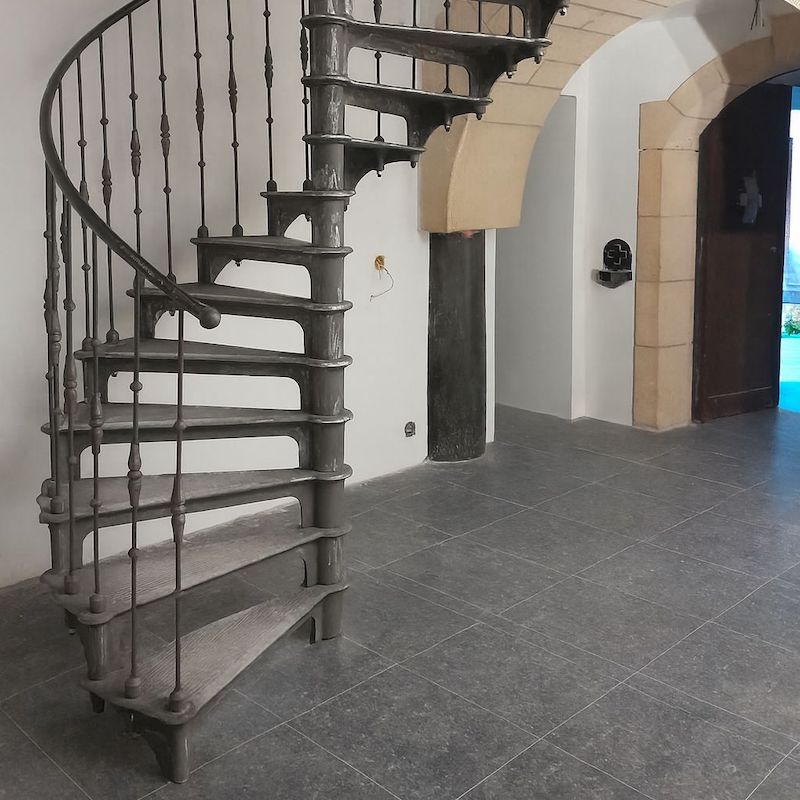 Schody z żeliwa 180