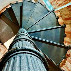 Najczęstsze błędy przy wyborze schodów kręconych