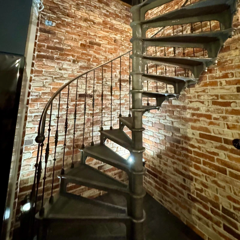 schody żeliwne 180