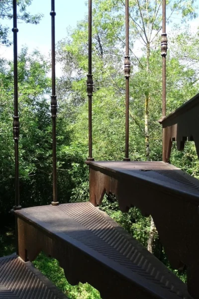 Schody spiralne zewnętrzne z żeliwa taras, balkon i ogród