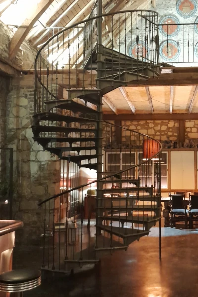 Schody kręcone Trójmiasto – żeliwne schody z pomiarem i montażem